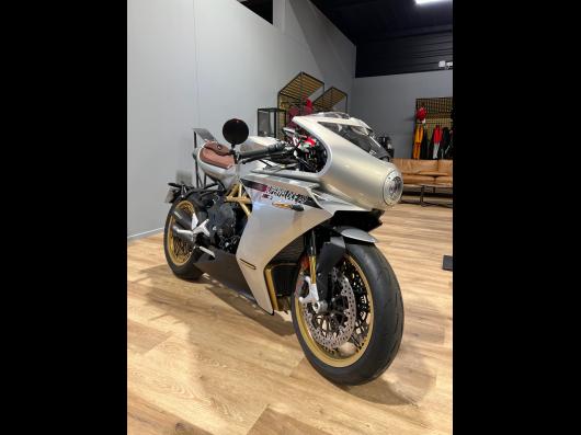 photo-annonce-mv-agusta-superveloce-s-kit-race_67113b6564478532272043.jpg